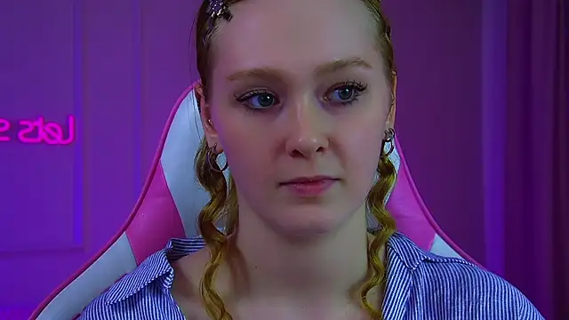 AgataFoxley webcam