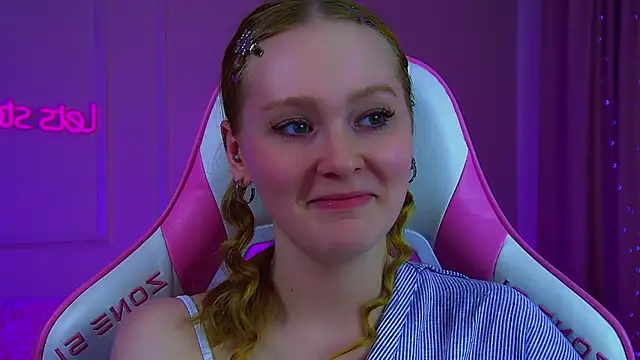 AgataFoxley webcam