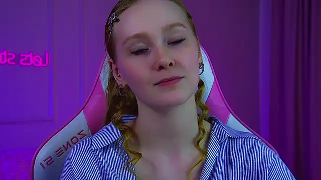 AgataFoxley webcam
