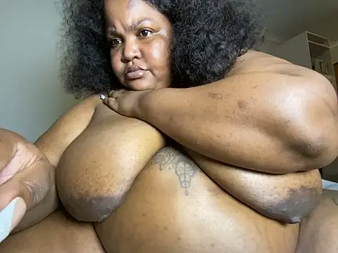 misslola27 (F young) - 2 videos 😋😋♥️