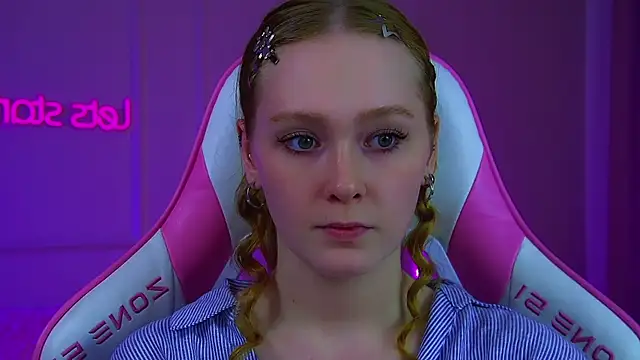AgataFoxley webcam