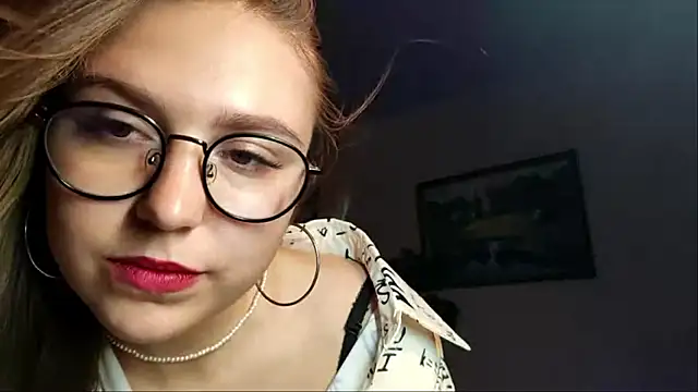 dainacampagnini (F teen) - Striptease to underwear ;3
