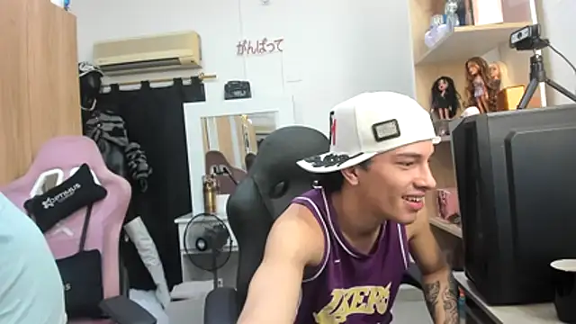 Pride_couple webcam