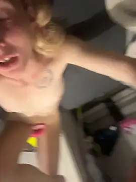 SeccySerena live cam on StripChat