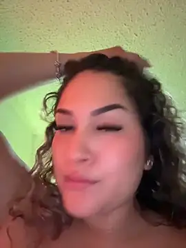 Sara_smiiith211 webcam