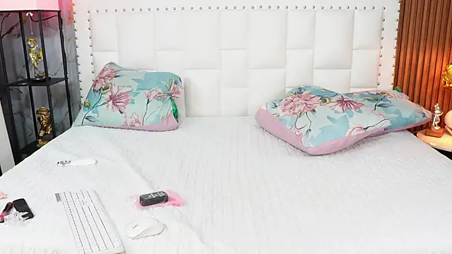 hornybarelylegalgirl webcam