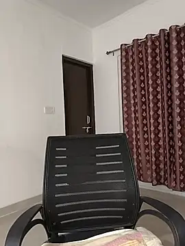 Cute-Maanvi webcam