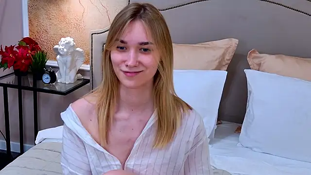 AmadaReine webcam