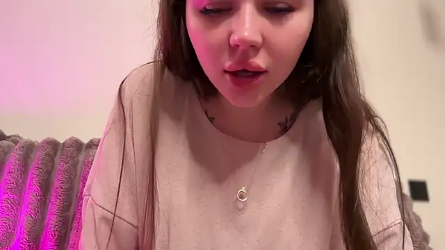 AlmaryKim webcam