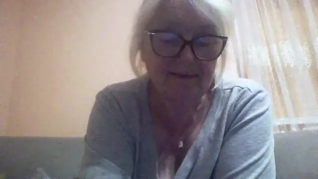 AmyLove353 webcam
