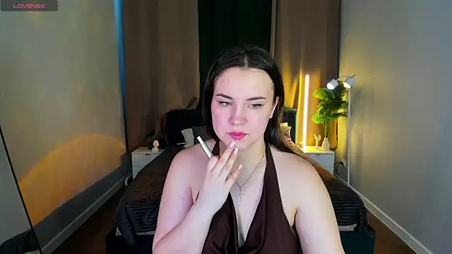 Nelie_Evans webcam