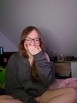 Freaky-Doll webcam