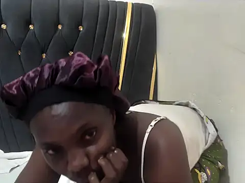 sexyleah25 webcam