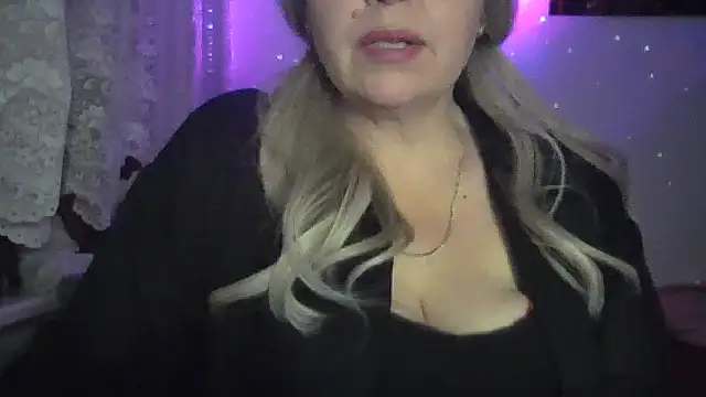 BellaaKiss webcam