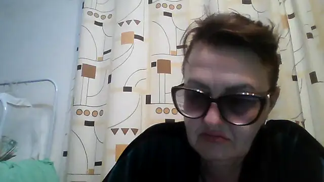 ErikaXShine webcam