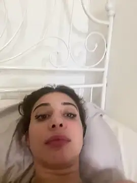 bellefleurrr live cam on StripChat