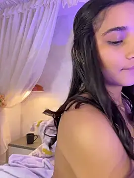AlessiaVallmont live cam on StripChat