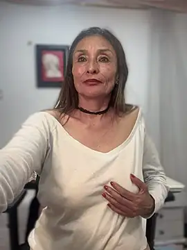 lilian_prada (F mature) - Make me wet and I'll cum, enjoy my big t