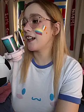 NaomiShimizu webcam