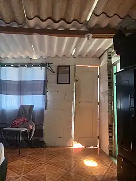 Larry-n-clouds webcam