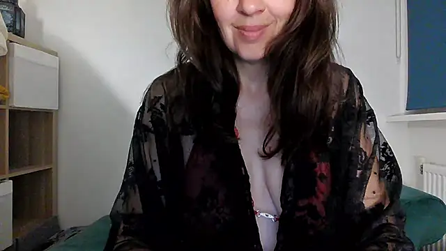 Ella_Next_Door webcam