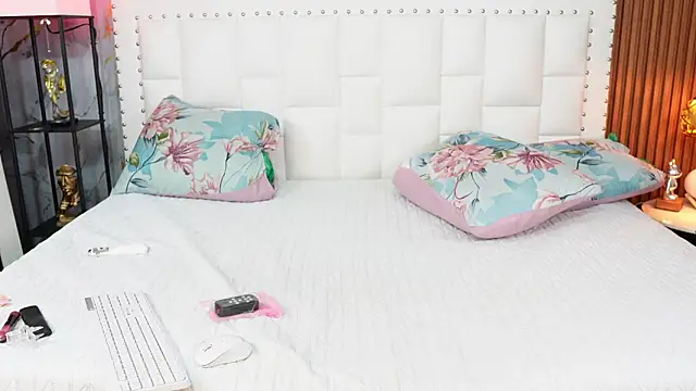 hornybarelylegalgirl