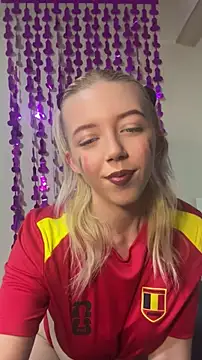 MonaNoire webcam