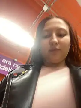 Scarlet_auraa webcam