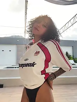 LizStorm_ webcam