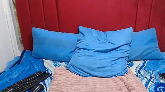 CreamyhotBoobs webcam
