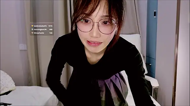 nancy-a1 (F young) - 东边日出西边雨，主播是个大美女