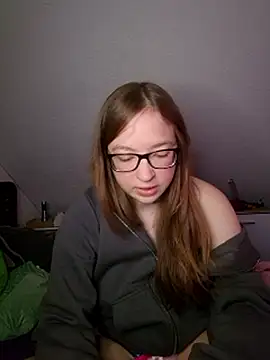 Freaky-Doll webcam