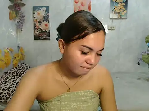 ur_asiankat webcam