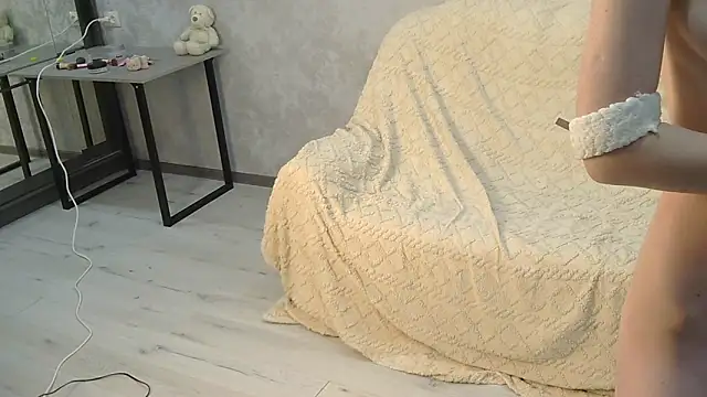 Mia_pinkie webcam