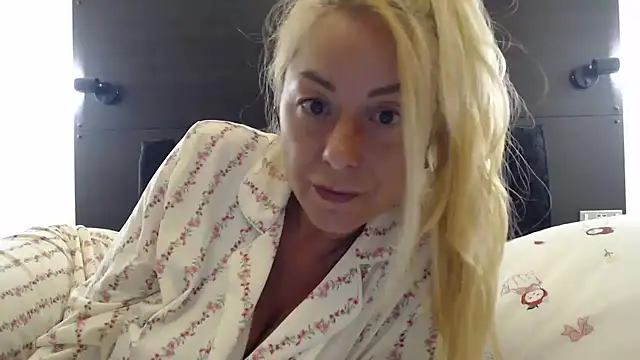_karolynesyera_ webcam