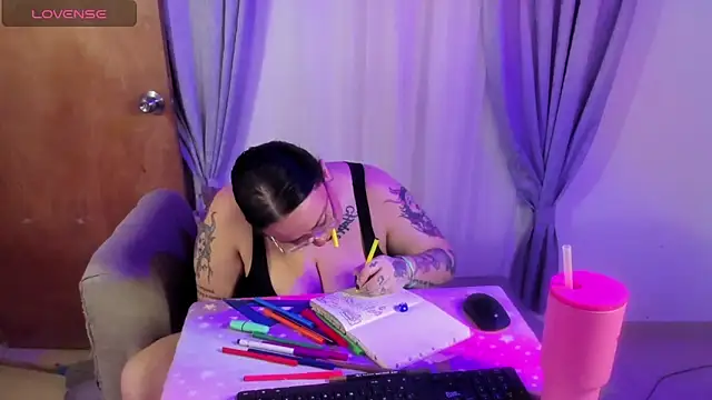 MiaYMolly webcam