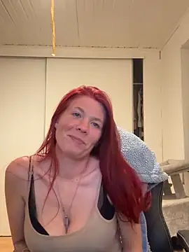 LisaLuxx webcam