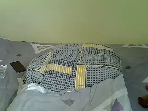 Pearl_petite webcam
