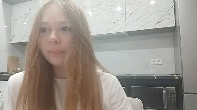 KarinaBestie webcam