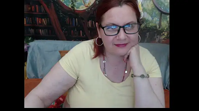 PlayfullMature webcam