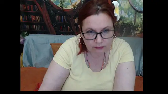 PlayfullMature webcam