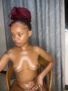 sexyie_caramel live cam on StripChat