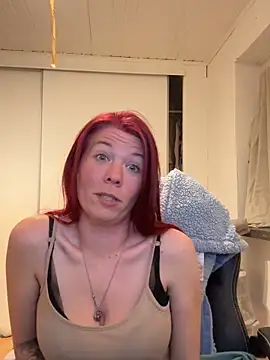LisaLuxx webcam