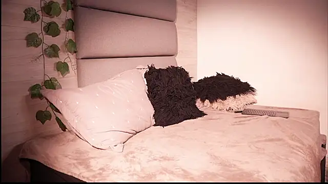 Lily_Miiller webcam