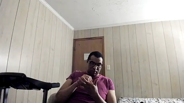 NaturalBeautyQueen webcam