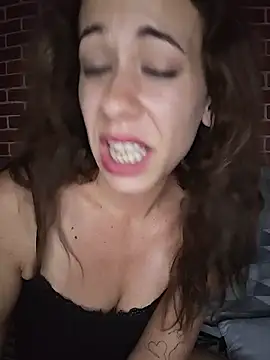 HotGinger66 webcam