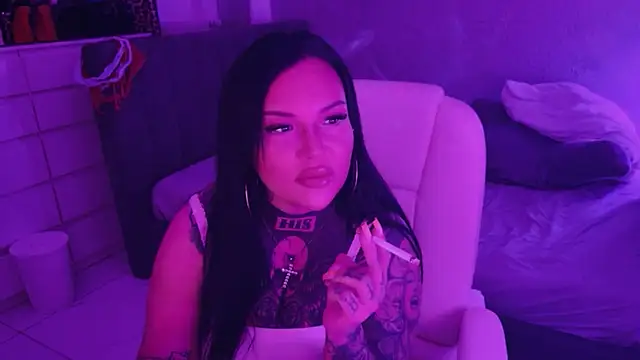 _MelinaCurves_ webcam