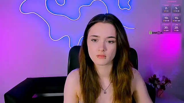 liana_kisses webcam