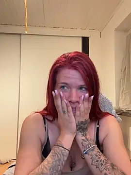 LisaLuxx webcam