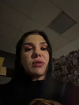 MaeveMoon webcam